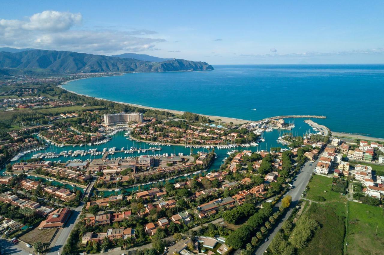 פורנרי Residence Delfino, Portorosa מראה חיצוני תמונה