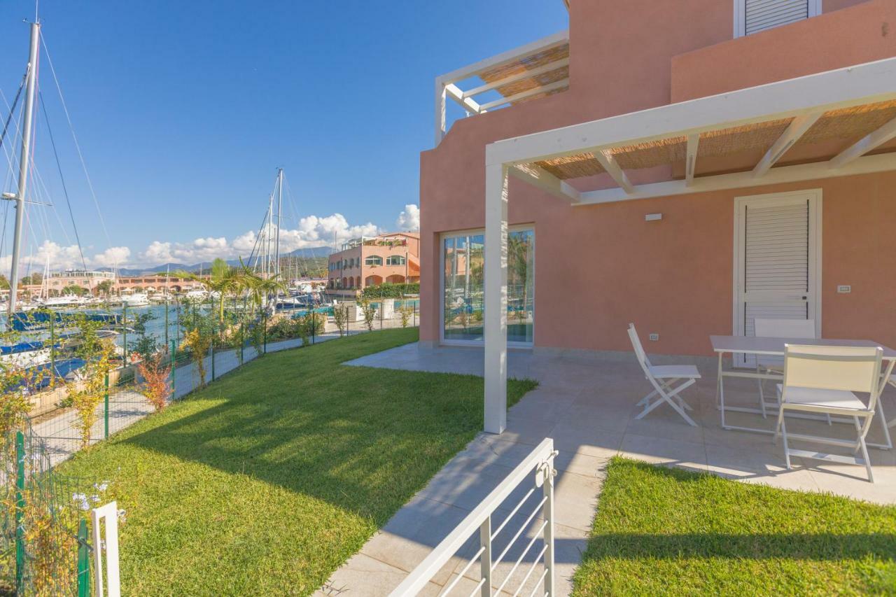 פורנרי Residence Delfino, Portorosa מראה חיצוני תמונה