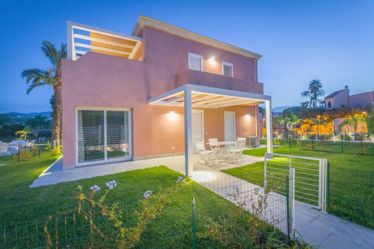 פורנרי Residence Delfino, Portorosa מראה חיצוני תמונה