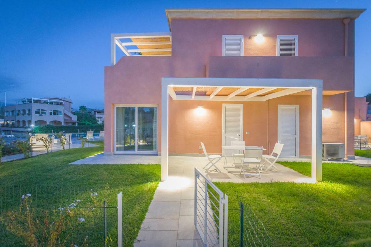 פורנרי Residence Delfino, Portorosa מראה חיצוני תמונה