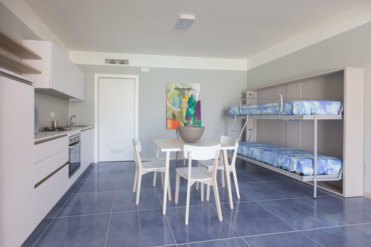 פורנרי Residence Delfino, Portorosa מראה חיצוני תמונה