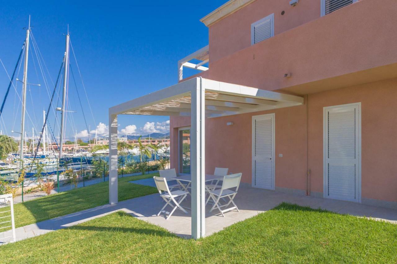 פורנרי Residence Delfino, Portorosa מראה חיצוני תמונה