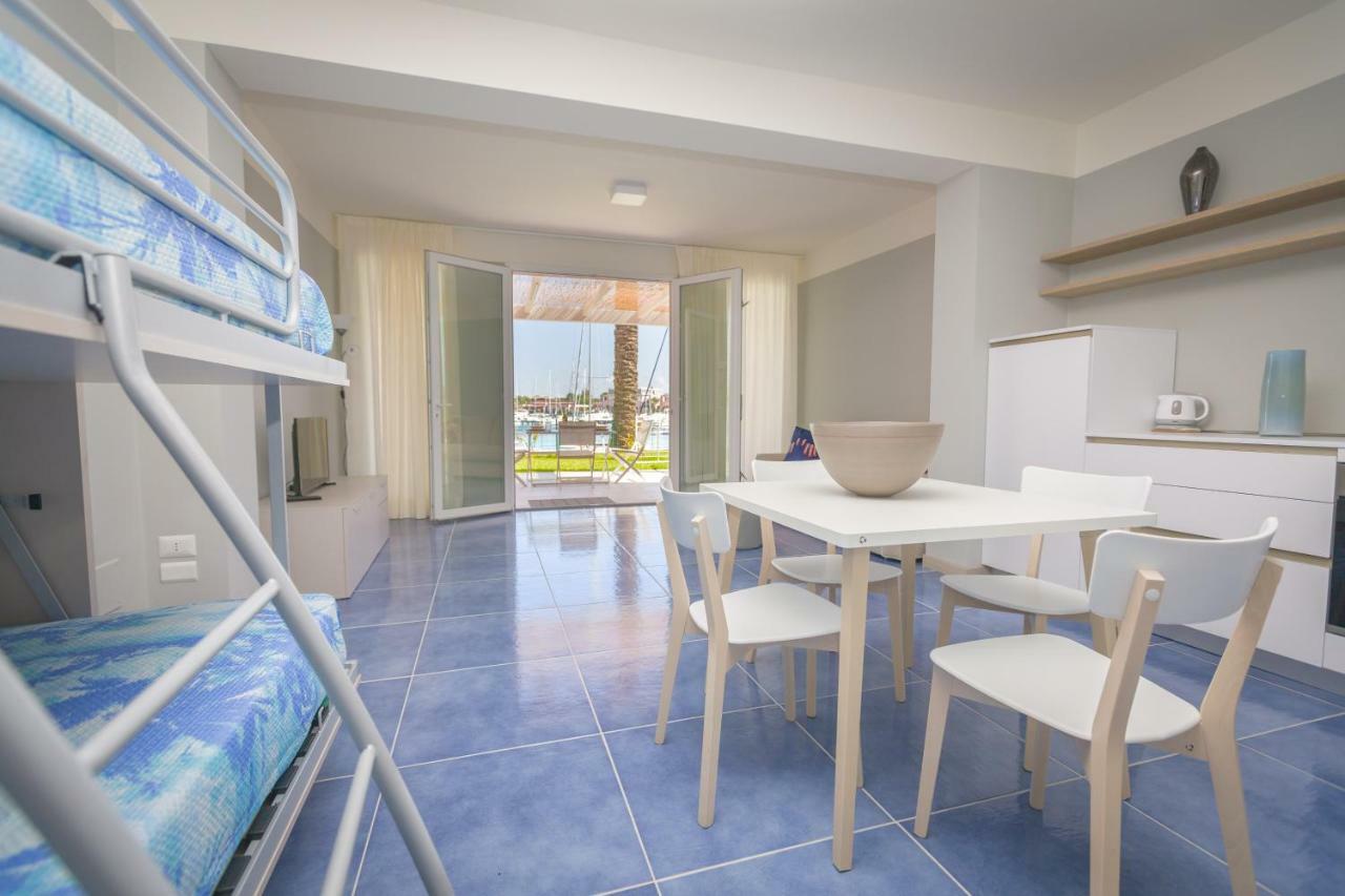 פורנרי Residence Delfino, Portorosa מראה חיצוני תמונה