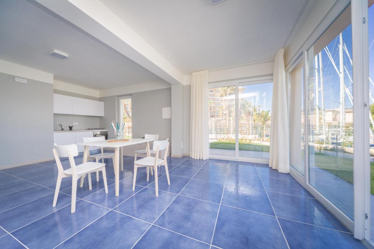 פורנרי Residence Delfino, Portorosa מראה חיצוני תמונה